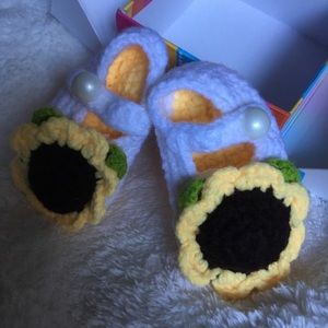 Adorable newborn crochet footsies